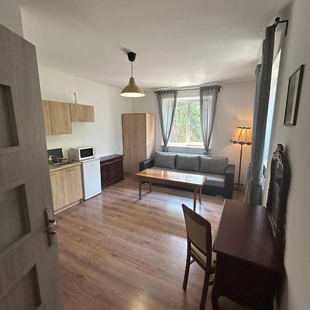 Dworska Apartman Józefów Kültér fotó