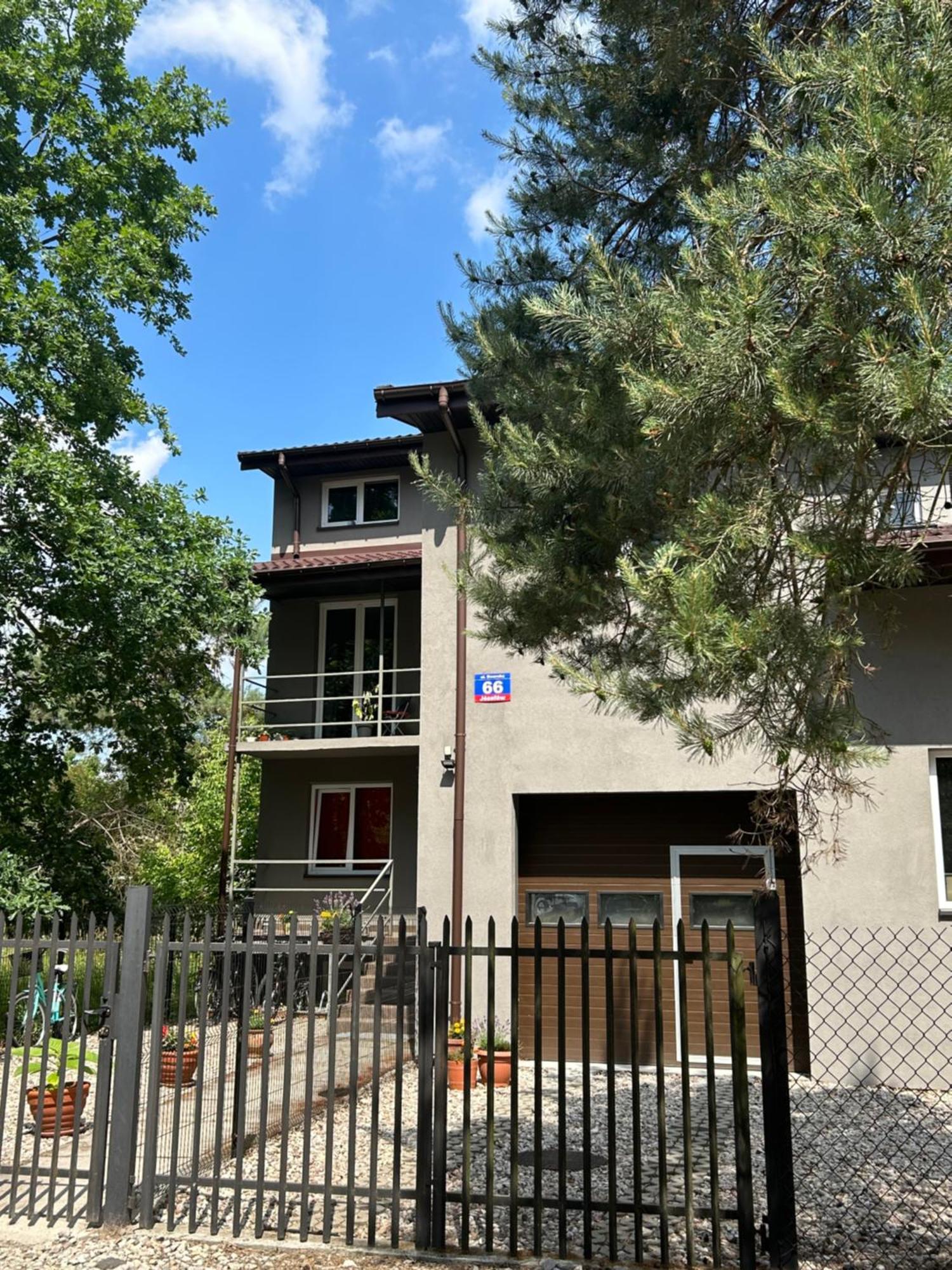 Dworska Apartman Józefów Kültér fotó
